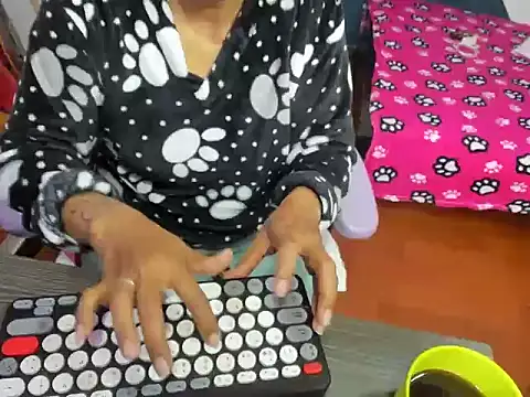 daleska ayala 1 online show from 11-14-25, 03:11