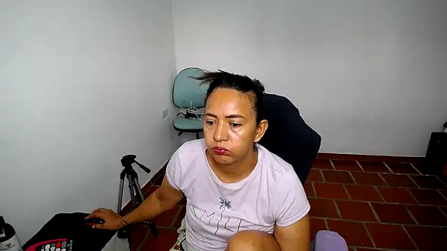 daleska ayala 1 online show from 02-01-26, 03:10