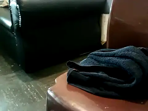 Snapshot of Yardie_bone chatting on 01-16-25, 07:49 Yardie bone online show from 01-16-25, 07:49