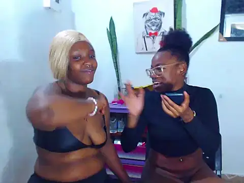 Snapshot of The_wickles_4443 chatting on 01-26-25, 01:09 The wickles 4443 online show from 01-26-25, 01:09