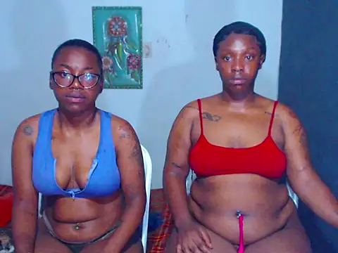 Snapshot of The_wickles_4443 chatting on 09-10-25, 02:22 The wickles 4443 online show from 09-10-25, 02:22