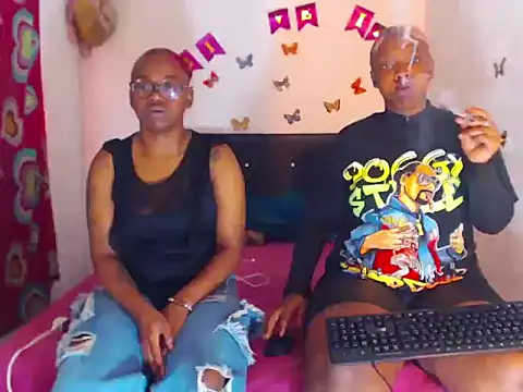 Snapshot of The_wickles_4443 chatting on 11-18-25, 05:28 The wickles 4443 online show from 11-18-25, 05:28