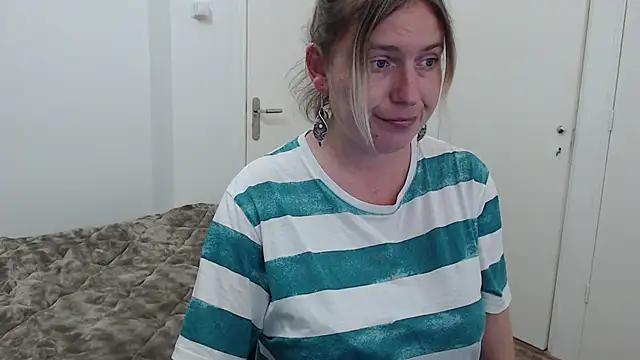 Snapshot of cumfun chatting on 12-22-25, 10:07 cumfun online show from 12-22-25, 10:07