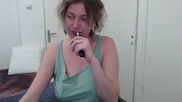 Snapshot of cumfun chatting on 02-16-26, 09:16 cumfun online show from 02-16-26, 09:16