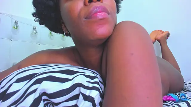Snapshot of choco_dessert_ chatting on 01-11-25, 09:04 choco dessert  online show from 01-11-25, 09:04