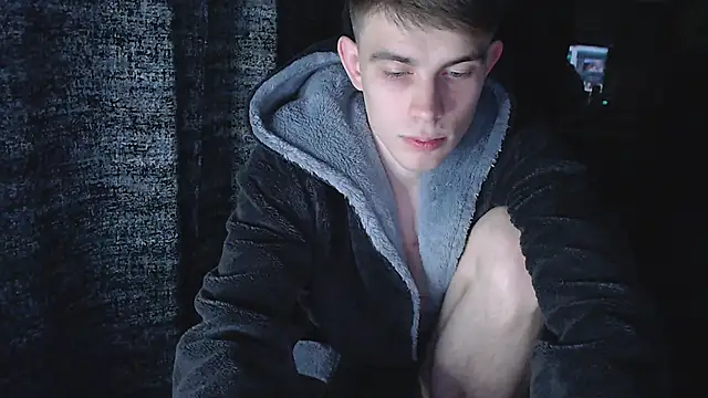 Snapshot of Student_Oliver chatting on 10-28-25, 07:27 Student Oliver online show from 10-28-25, 07:27