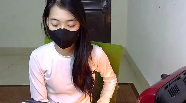 DA-EUN online show from 03-08-25, 08:33