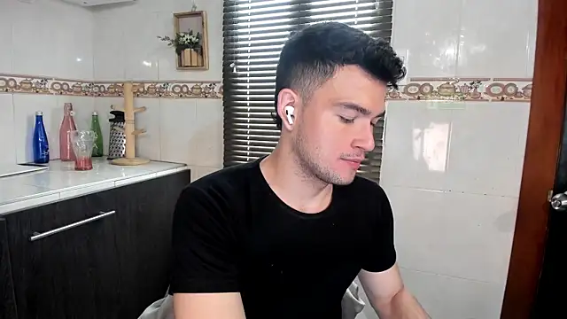 Andy-Vera online show from 12-17-25, 01:55