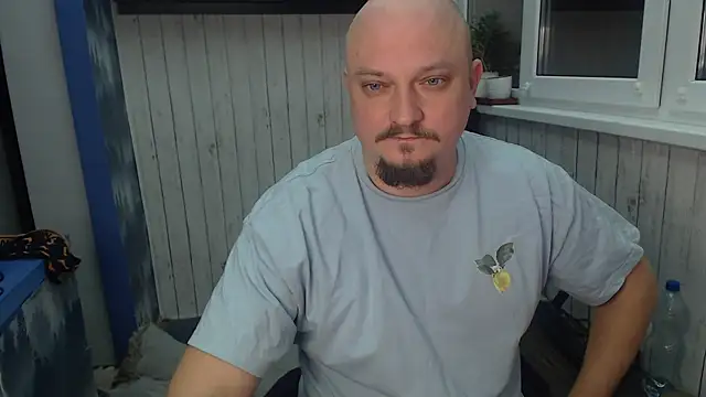 Snapshot of Pandasky chatting on 02-08-25, 04:04 Pandasky online show from 02-08-25, 04:04