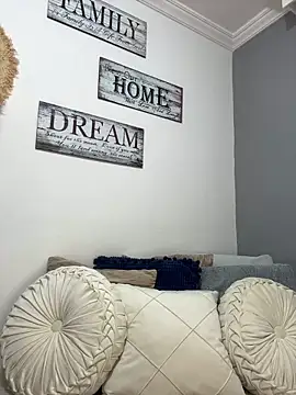 Mau White online show from 02-04-25, 10:55