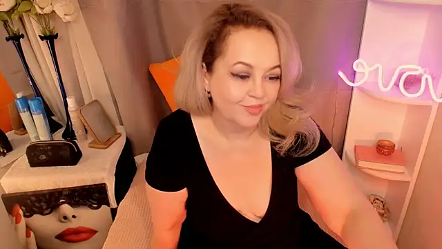 ShannaKingson online show from 02-06-25, 10:32