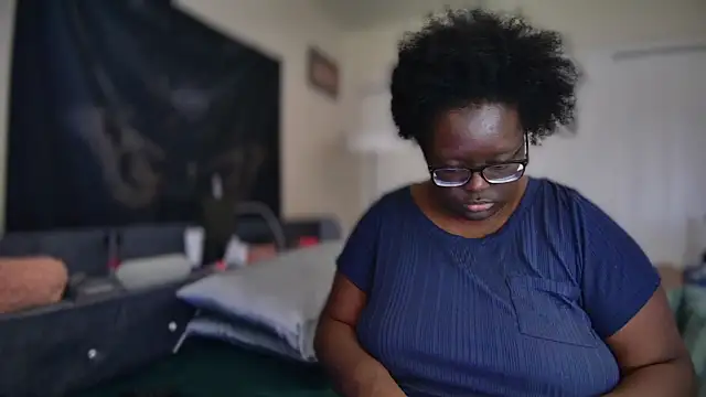 Snapshot of Yagurl__west chatting on 01-28-25, 07:32 Yagurl west online show from 01-28-25, 07:32