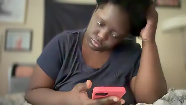 Snapshot of Yagurl__west chatting on 03-13-25, 07:28 Yagurl west online show from 03-13-25, 07:28