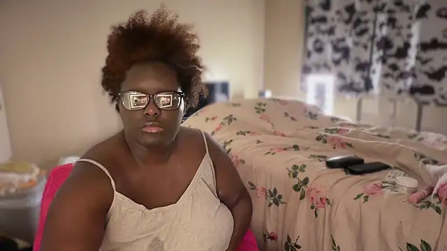 Yagurl  west online show from 02-15-26, 07:38