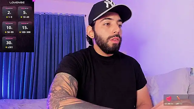 Snapshot of leo_thewolf_ chatting on 09-19-25, 05:24 leo thewolf online show from 09-19-25, 05:24