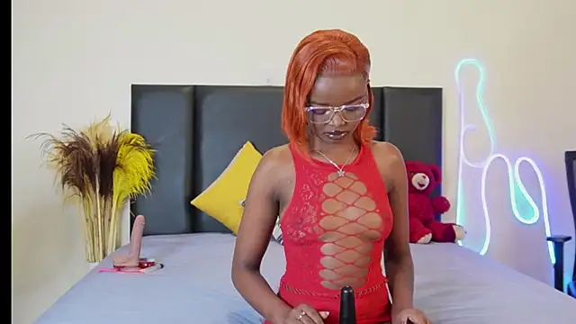 Snapshot of RosesRRed chatting on 12-16-24, 09:20 RosesRRed online show from 12-16-24, 09:20