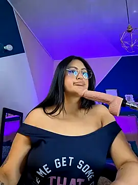 Snapshot of Amber_gold_ chatting on 02-08-25, 01:11 Amber gold online show from 02-08-25, 01:11