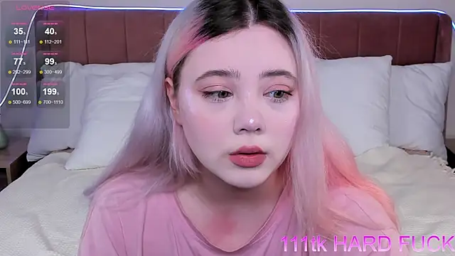   KawaiiYuki   online show from 01-10-25, 08:40