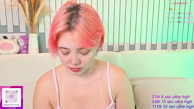   KawaiiYuki   online show from 10-04-25, 04:54