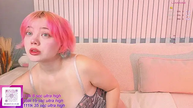   KawaiiYuki   online show from 10-10-25, 05:06