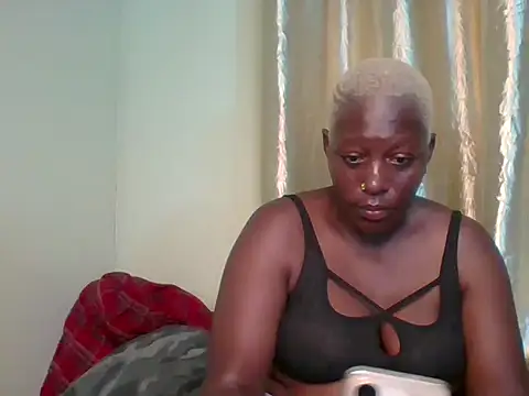 Poisonous Ivy online show from 01-12-25, 07:10