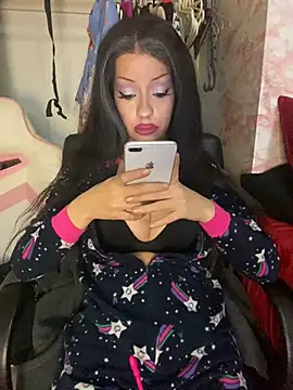 Snapshot of Katalinastarr chatting on 12-09-24, 01:24 Katalinastarr online show from 12-09-24, 01:24