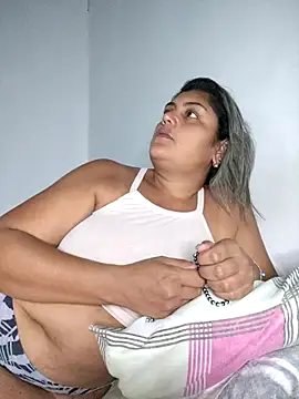 Snapshot of AlyDenalioficial chatting on 02-05-26, 03:05 AlyDenalioficial online show from 02-05-26, 03:05