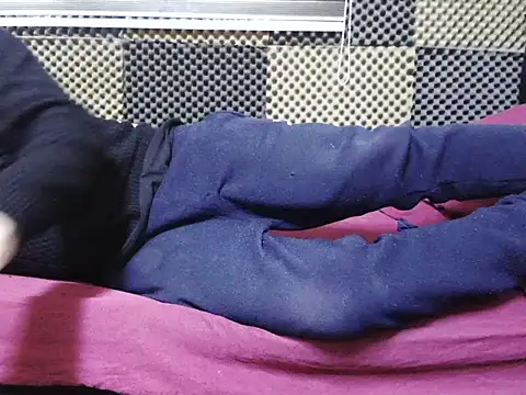 Arabeyes online show from 12-18-25, 01:17