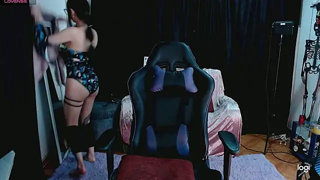 Kizzuky online show from 09-10-25, 02:55