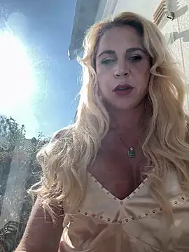 Snapshot of Kate-monroe chatting on 03-06-25, 12:52 Kate-monroe online show from 03-06-25, 12:52