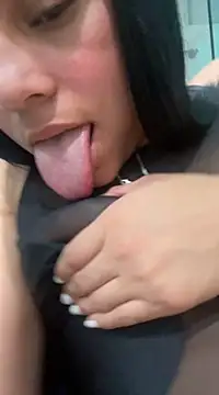 pamela anderson  online show from 12-13-24, 08:20