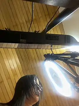 pamela anderson  online show from 02-05-25, 06:56