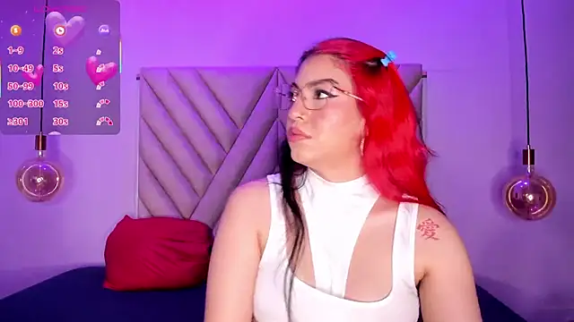 EmmaSwift  online show from 10-11-25, 03:50