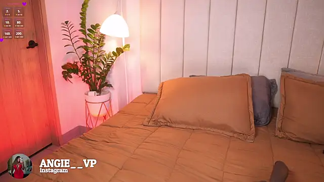 nicoletth18 online show from 11-20-25, 10:37