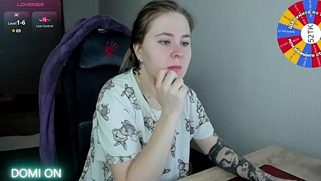 Olivia Munk online show from 02-12-25, 03:29