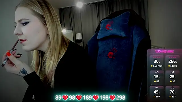 Olivia Munk online show from 10-07-25, 05:04