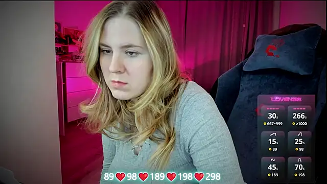 Olivia Munk online show from 11-27-25, 04:25