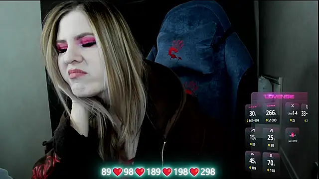 Olivia Munk online show from 12-05-25, 04:54