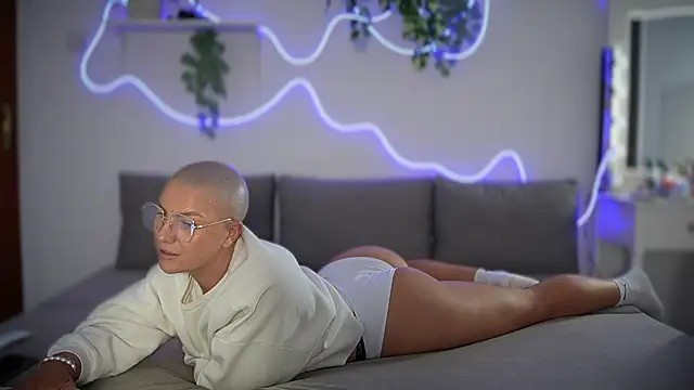 PaulinaSchubert1 online show from 12-02-24, 03:25