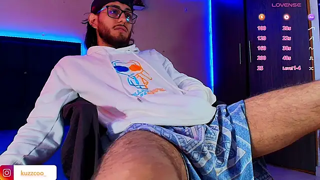 kuzzcoo online show from 11-13-25, 03:55