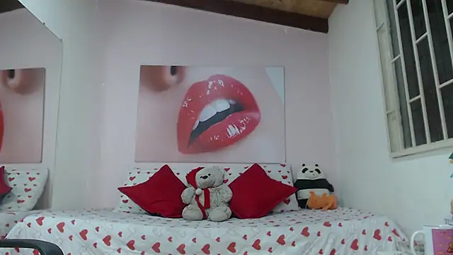 Snapshot of Cheryl_JONES chatting on 12-31-24, 06:16 Cheryl JONES online show from 12-31-24, 06:16