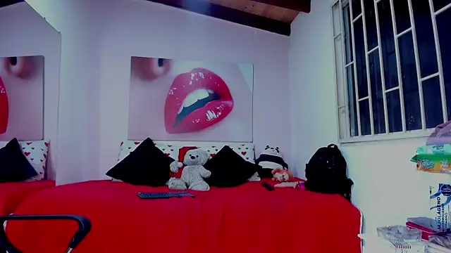 Snapshot of Cheryl_JONES chatting on 02-04-25, 07:29 Cheryl JONES online show from 02-04-25, 07:29