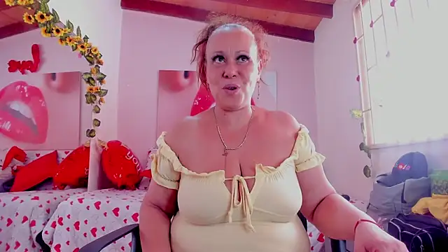 Snapshot of Cheryl_JONES chatting on 03-06-25, 02:40 Cheryl JONES online show from 03-06-25, 02:40