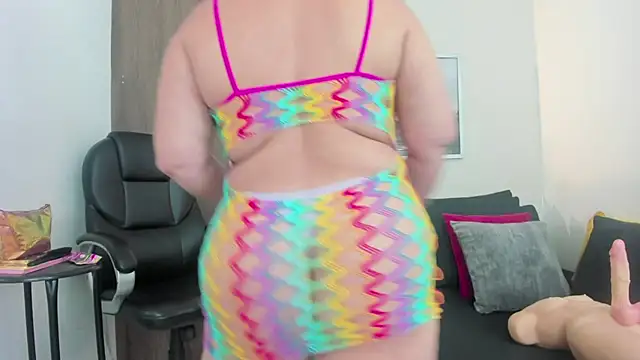 Snapshot of Cheryl_JONES chatting on 11-21-25, 07:29 Cheryl JONES online show from 11-21-25, 07:29