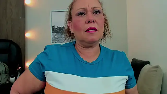 Snapshot of Cheryl_JONES chatting on 11-26-25, 07:09 Cheryl JONES online show from 11-26-25, 07:09