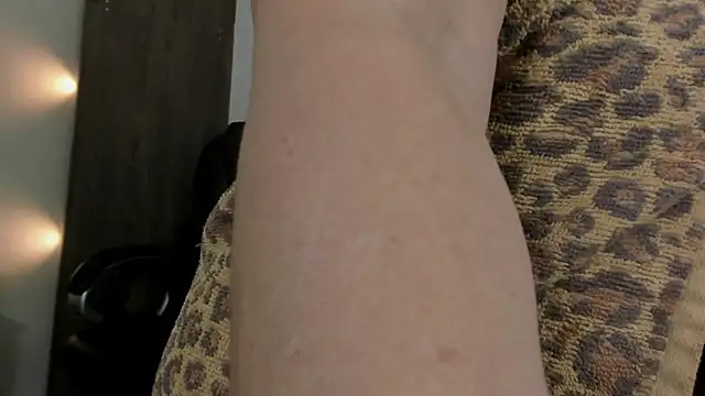 Snapshot of Cheryl_JONES chatting on 12-04-25, 05:50 Cheryl JONES online show from 12-04-25, 05:50