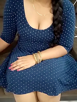 Mounika25 online show from 10-17-25, 05:37