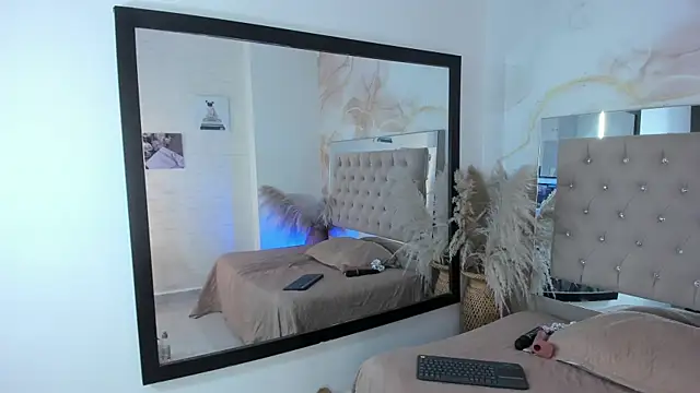 Snapshot of ainaah_ chatting on 03-14-25, 02:41 ainaah online show from 03-14-25, 02:41