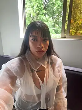 Snapshot of HannahW_ chatting on 02-01-26, 02:15 HannahW online show from 02-01-26, 02:15