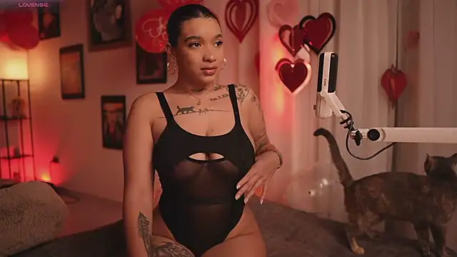 Snapshot of HannahW_ chatting on 02-18-26, 10:06 HannahW online show from 02-18-26, 10:06